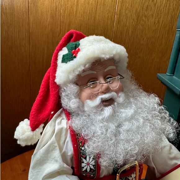 Holiday Creations 1994 - Anamatronic Santa Reading "The Night Before Christmas" - Picture 9 of 10